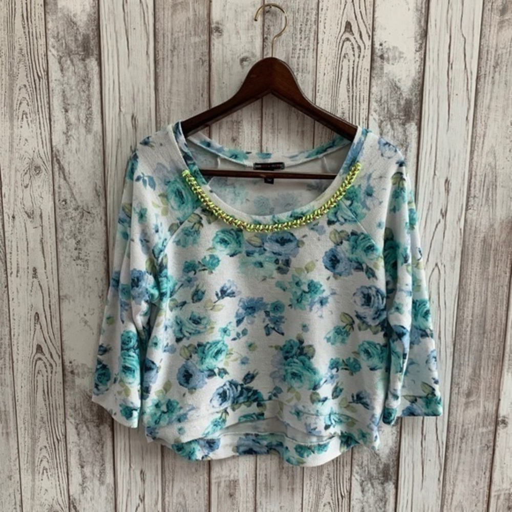 Teen Vogue for Mstylelab floral crop size …